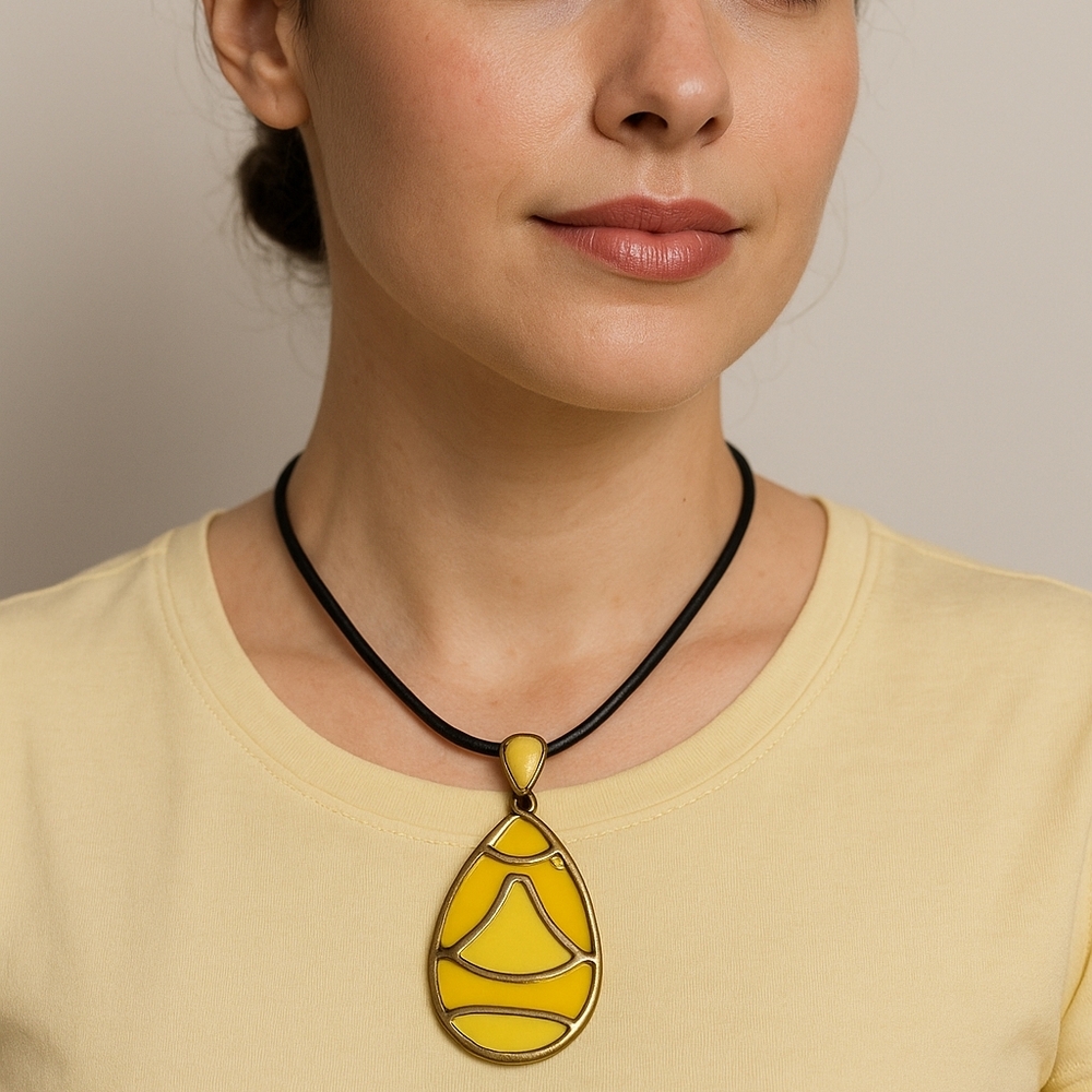 Vintage Liz & Co Leather Silver and Yellow Tone Pendant Necklace